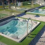 Luxury Seaview Beachfront Pools,jacuzzi,gym *