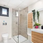 Luxury Seaview Beachfront Pools,jacuzzi,gym