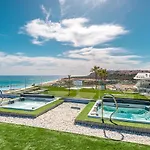 Luxury Seaview Beachfront Pools,jacuzzi,gym * Arenales del Sol