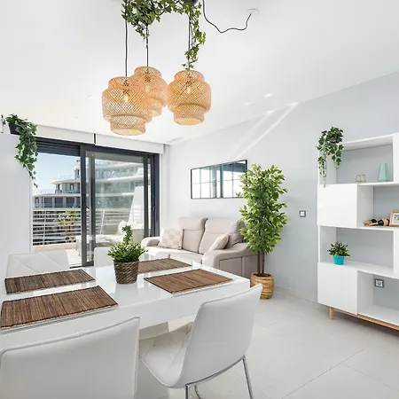 Infinity View Luxury Beachfront Pool&jacuzzi Arenales del Sol