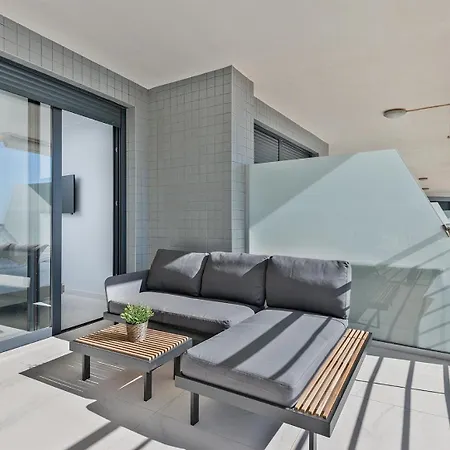 Luxury Seaview Beachfront Pools,jacuzzi,gym Arenales del Sol