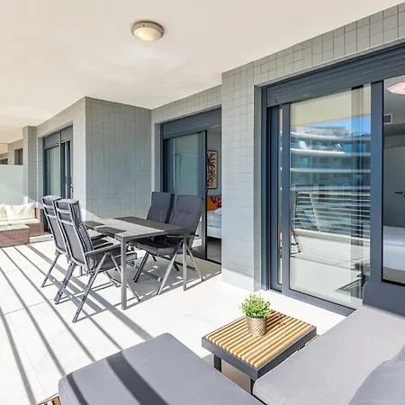 Apartament Infinity View Luxury Beachfront Pool&jacuzzi