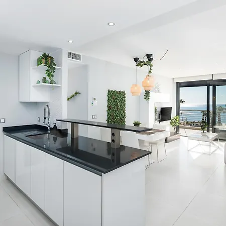 Infinity View Luxury Beachfront Pool&jacuzzi Apartament Arenales del Sol