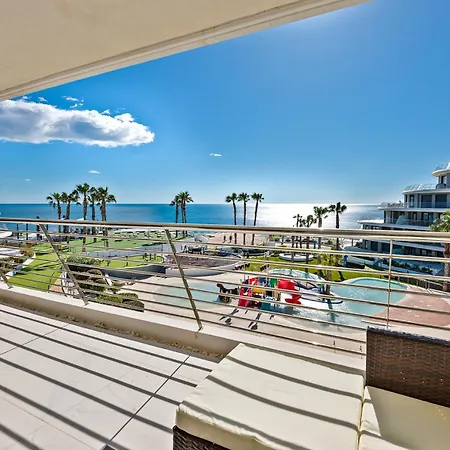 Infinity View Luxury Beachfront Pool&jacuzzi Apartament *