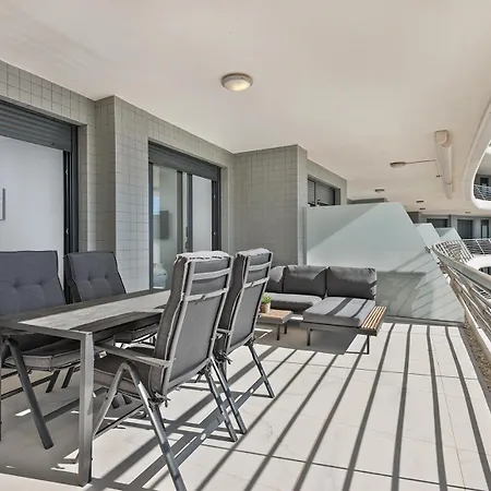 Apartment Luxury Seaview Beachfront Pools,jacuzzi,gym Arenales del Sol