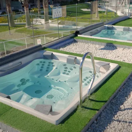 Infinity View Luxury Beachfront Pool&jacuzzi *