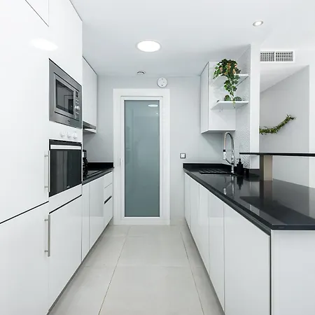 Infinity View Luxury Beachfront Pool&jacuzzi Apartament *