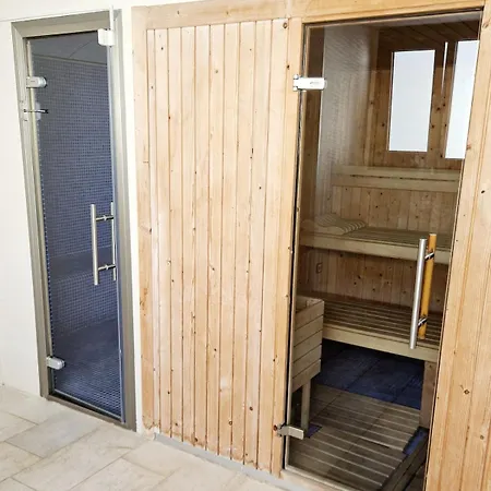 Infinity View Luxury Beachfront Pool&jacuzzi Apartament