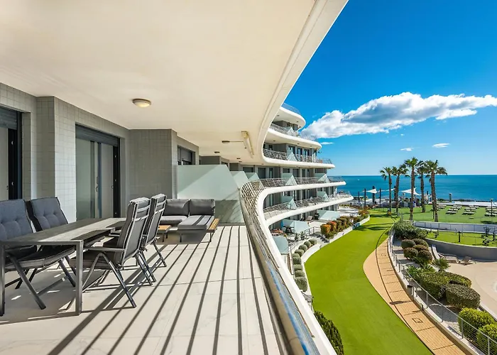 Infinity View Luxury Beachfront Pool&jacuzzi