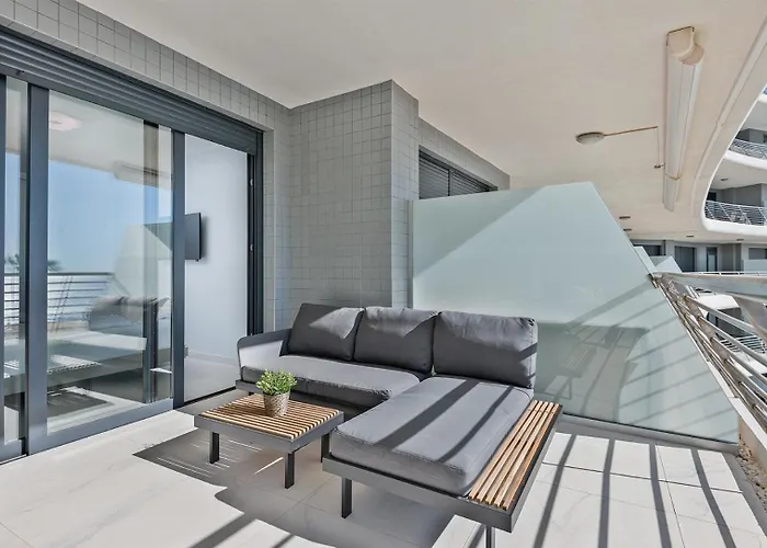 Infinity View Luxury Beachfront Pool&jacuzzi Arenales del Sol