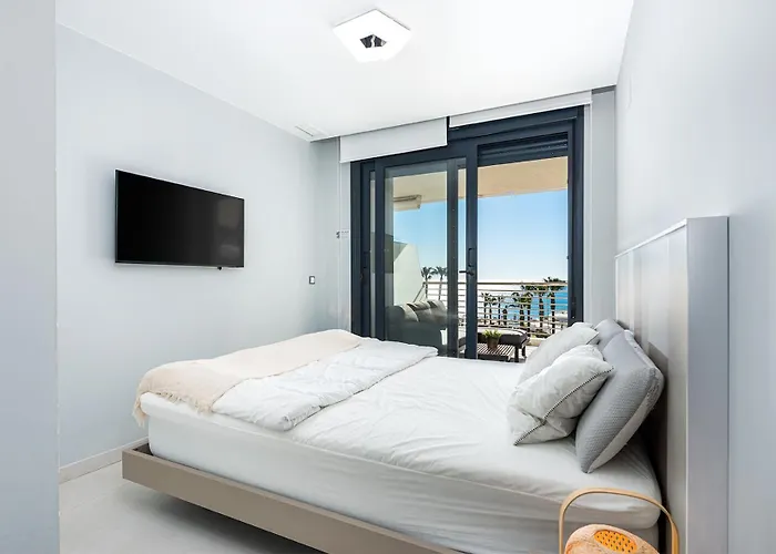 Apartment Infinity View Luxury Beachfront Pool&jacuzzi