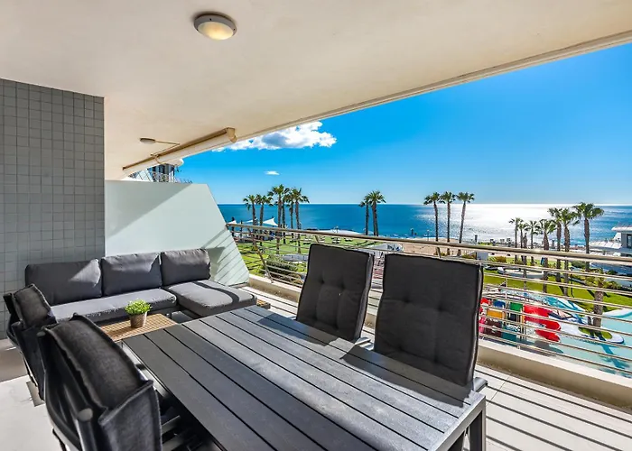 Infinity View Luxury Beachfront Pool&jacuzzi Arenales del Sol