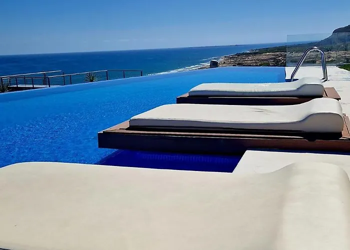 Infinity View Luxury Beachfront Pool&jacuzzi