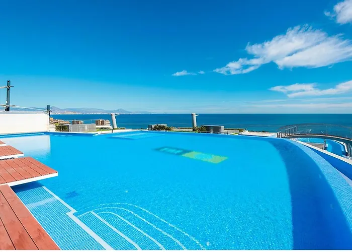 Infinity View Luxury Beachfront Pool&jacuzzi Apartment