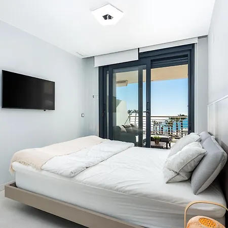 Lägenhet Infinity View Luxury Beachfront Pool&jacuzzi