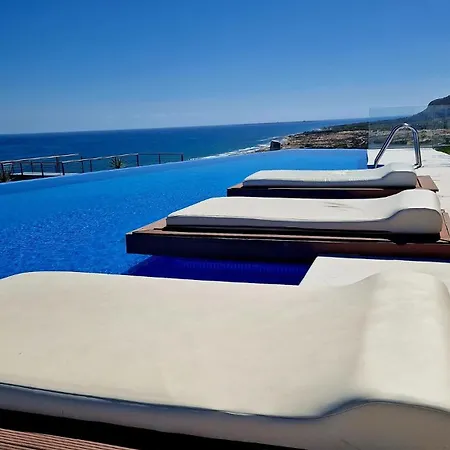 Infinity View Luxury Beachfront Pool&jacuzzi