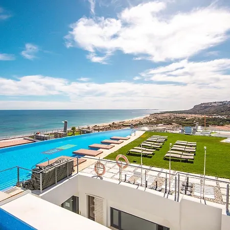 Infinity View Luxury Beachfront Pool&jacuzzi Daire
