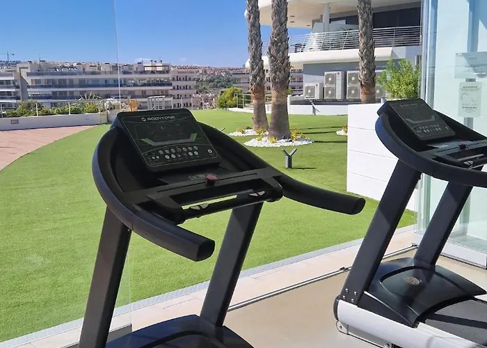 Апартаменты Infinity View Luxury Beachfront Pool&jacuzzi