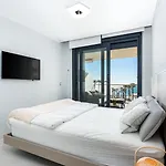 Appartamento Infinity View Luxury Beachfront Pool&jacuzzi