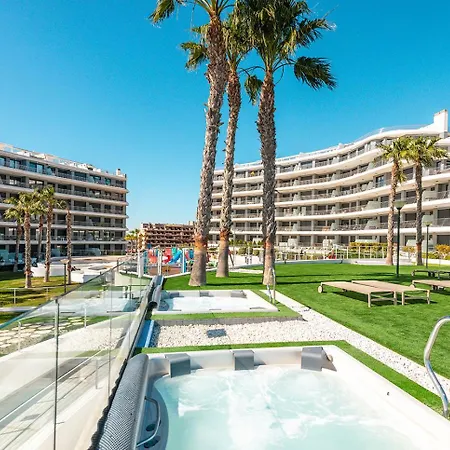 Luxury Seaview Beachfront Pools,jacuzzi,gym Apartman Arenales del Sol
