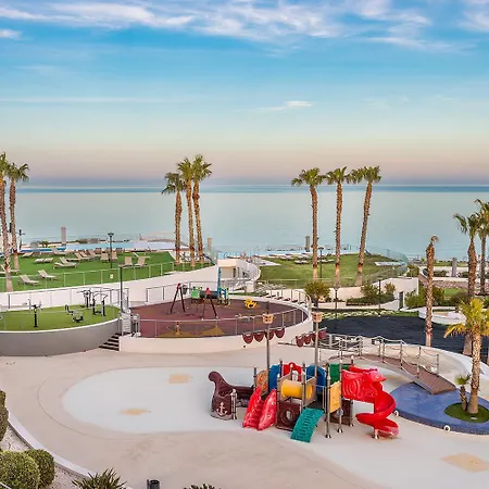 Luxury Seaview Beachfront Pools,jacuzzi,gym