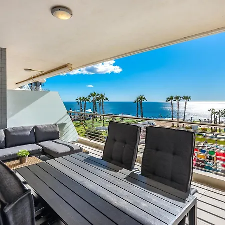 Luxury Seaview Beachfront Pools,jacuzzi,gym Arenales del Sol