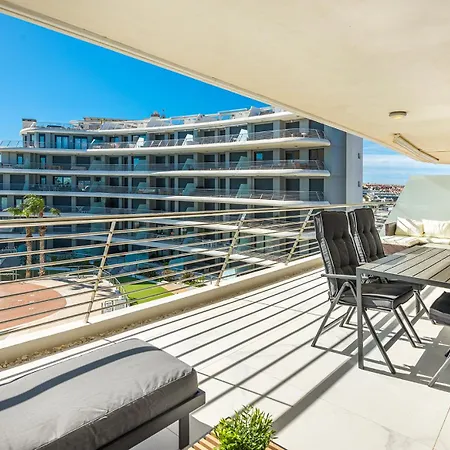 Apartman Luxury Seaview Beachfront Pools,jacuzzi,gym Arenales del Sol
