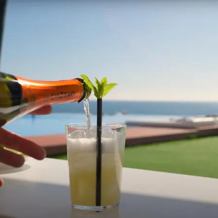 Luxury Seaview Beachfront Pools,jacuzzi,gym * Arenales del Sol